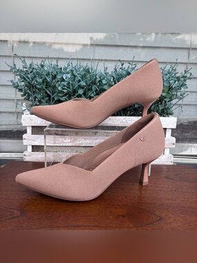 VIVAIA Pointed-Toe Mid Heels (Ana)